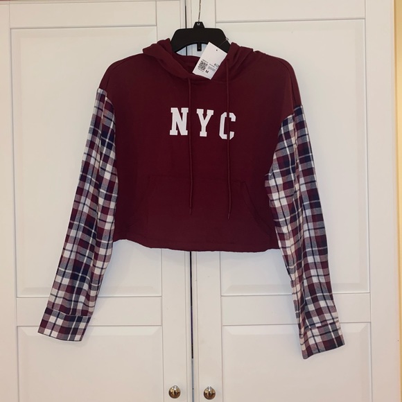 Forever 21 Tops - Forever 21 NYC Cropped Hoodie, Size M, Color: Maroon, Black & White
